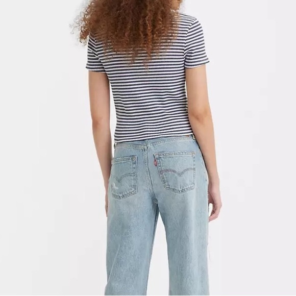 Levi’s Short Sleeve Britt Snap Front Top. Pre-Owned. - Picture 2 of 14